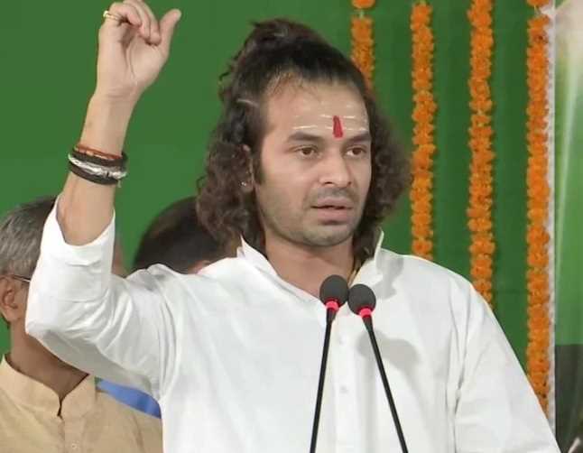 तेजप्रताप को बढ़त, तेजस्वी 5 हजार वोटों से आगे